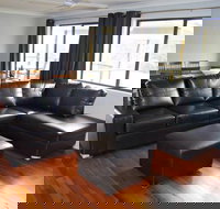 Ewetopia Farm - Whitsundays Accommodation