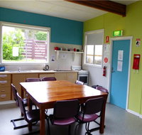 Coles Bay - Esplanade YHA - Whitsundays Accommodation