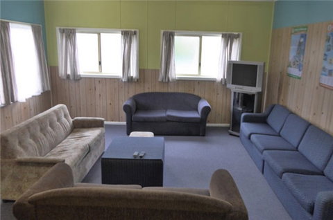 Coles Bay - Esplanade YHA - Whitsundays Accommodation 4