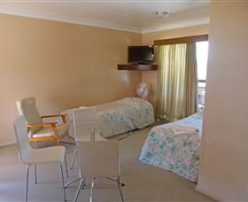 Suncourt Motor Inn - Whitsundays Accommodation 0