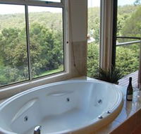 Ravensbourne Escape - Whitsundays Accommodation