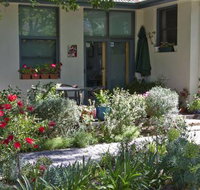 Practically Lakeside B and B - Whitsundays Accommodation