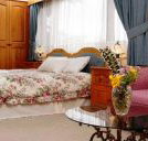 Chalet Swisse Spa Retreat - Whitsundays Accommodation