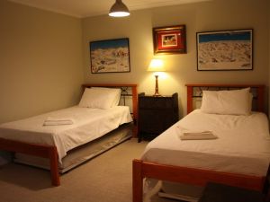 Eelah - Whitsundays Accommodation 0
