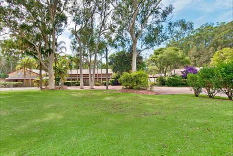 The Francis Retreat - Whitsundays Accommodation 2