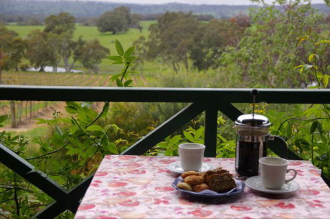 Naimanya Cottage - Whitsundays Accommodation 2