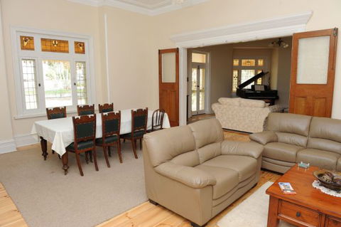 Cockburn House - Whitsundays Accommodation 2