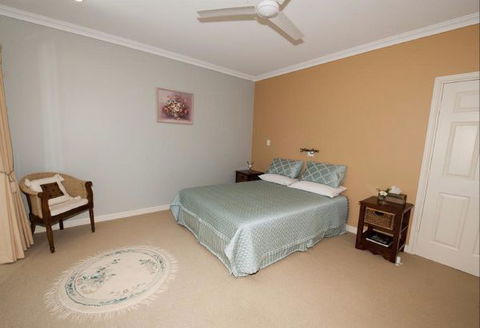 Crabapple Lane Bed And Breakfast - Whitsundays Accommodation 0