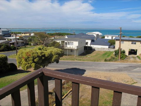 Fensom's Holiday Home - Whitsundays Accommodation 30