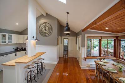 Oak Tree Lodge - Whitsundays Accommodation 2