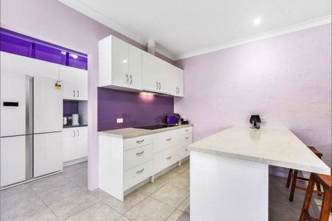 Fensom's Holiday Home - Whitsundays Accommodation 10