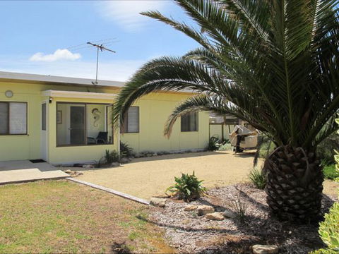 Fensom's Holiday Home - Whitsundays Accommodation 18