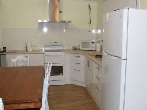 Fensom's Holiday Home - Whitsundays Accommodation 19