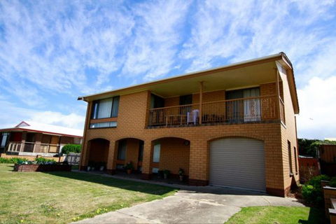 Fensom's Holiday Home - Whitsundays Accommodation 22