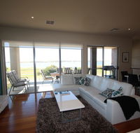 LJ Hooker Goolwa Holiday Rentals - 42 Underwood Avenue Goolwa Beach - Whitsundays Accommodation