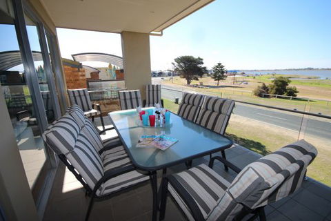 LJ Hooker Goolwa Holiday Rentals - 42 Underwood Avenue, Goolwa Beach - Whitsundays Accommodation 1