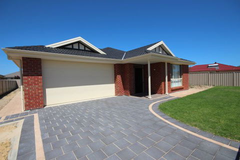 LJ Hooker Goolwa Holiday Rentals - 42 Underwood Avenue, Goolwa Beach - Whitsundays Accommodation 16