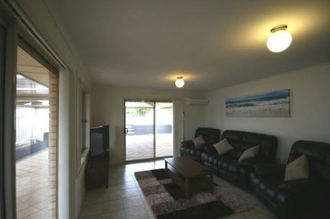 LJ Hooker Goolwa Holiday Rentals - 42 Underwood Avenue, Goolwa Beach - Whitsundays Accommodation 22