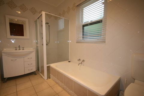 LJ Hooker Goolwa Holiday Rentals - 42 Underwood Avenue, Goolwa Beach - Whitsundays Accommodation 26