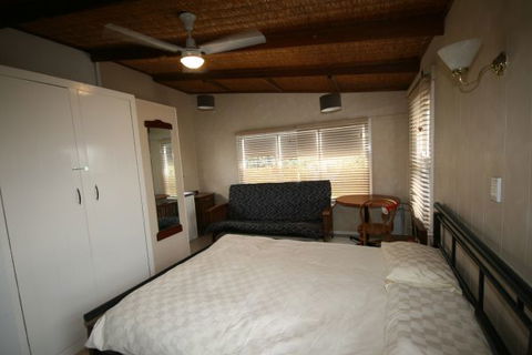 LJ Hooker Goolwa Holiday Rentals - 42 Underwood Avenue, Goolwa Beach - Whitsundays Accommodation 27