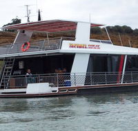 Takeme2 Houseboat - Whitsundays Accommodation