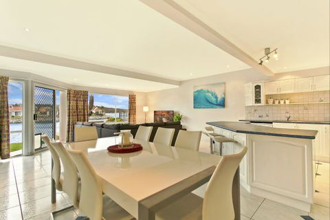 SALT Waterfront Apartment - Whitsundays Accommodation 1