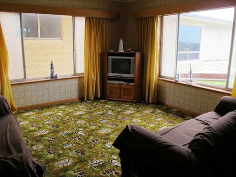 Views Over Lake George - Whitsundays Accommodation 1