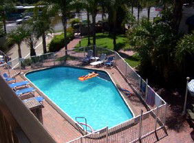 Burleigh Palms Holiday Apartments - Whitsundays Accommodation 2