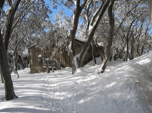 Akla Ski Lodge - Whitsundays Accommodation 0