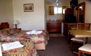 Cooks Endeavour Motor Inn - Whitsundays Accommodation 4