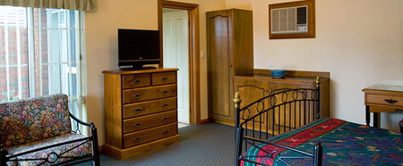 John Pirie Motor Inn - Whitsundays Accommodation 2