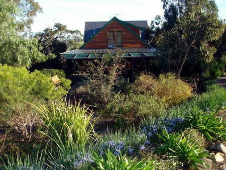 The Stumps B&B - Whitsundays Accommodation 0