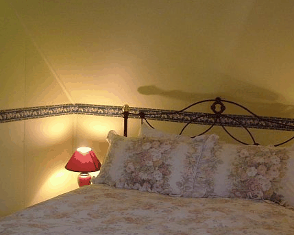 Hamilton Old School House Cottages - Whitsundays Accommodation