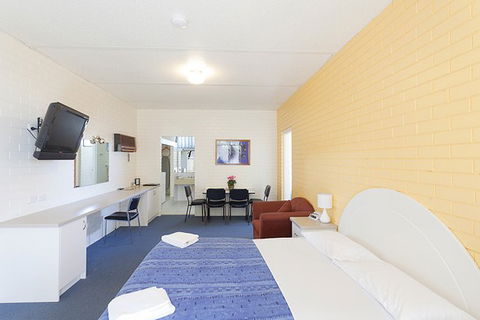Statesman Motor Inn - Whitsundays Accommodation 1