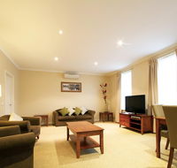 Lake Inn Ballarat - Whitsundays Accommodation