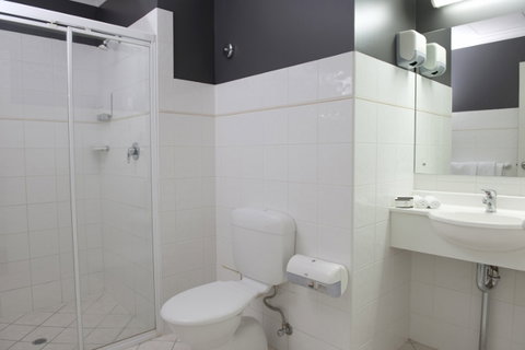 Adelaide Riviera Hotel - Whitsundays Accommodation 0