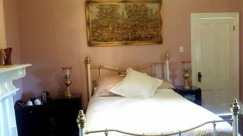 Angas Plains Estate Wines Heritage Suite - Whitsundays Accommodation 1