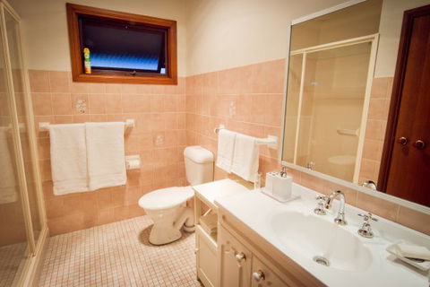 Camden Hillview - Whitsundays Accommodation 5