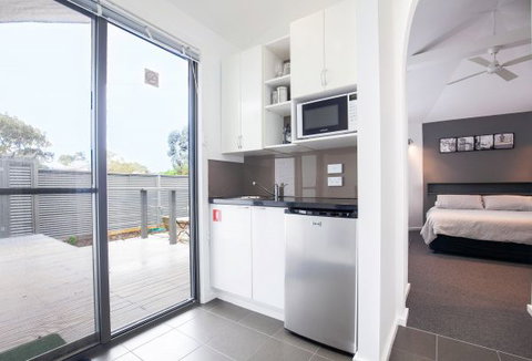 Arches Of Allendale Annexe - Whitsundays Accommodation 3