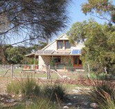 Broken Gum Country Retreat - Whitsundays Accommodation