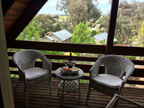 Beechworth Camellia Cottage - Whitsundays Accommodation 7