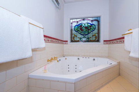 Bendigo Cottages Bed And Breakfast - Whitsundays Accommodation 2