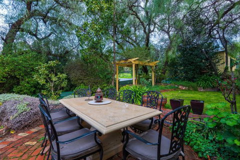 Bendigo Cottages Bed And Breakfast - Whitsundays Accommodation 3