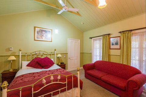 Bendigo Cottages Bed And Breakfast - Whitsundays Accommodation 4