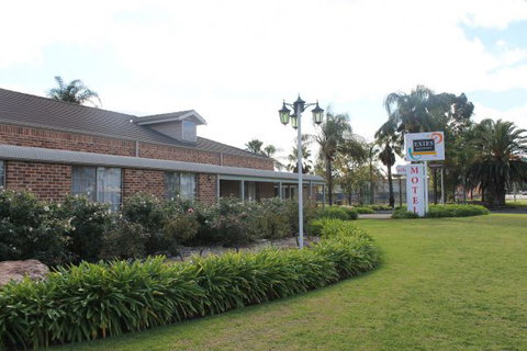 Exies Bagtown Motel - Whitsundays Accommodation 0