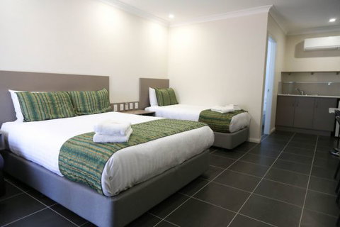Exies Bagtown Motel - Whitsundays Accommodation 5