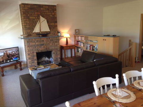 Flinders Beach Retreat Queenscliff - Whitsundays Accommodation 4