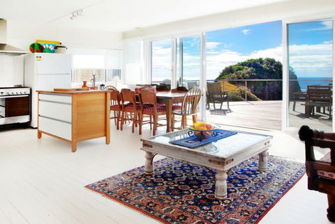 Headlands Beach House - Whitsundays Accommodation 5