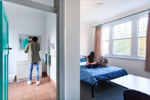 Hobart Central YHA - Whitsundays Accommodation 3