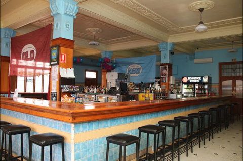 Hotel Corones Charleville - Whitsundays Accommodation 0